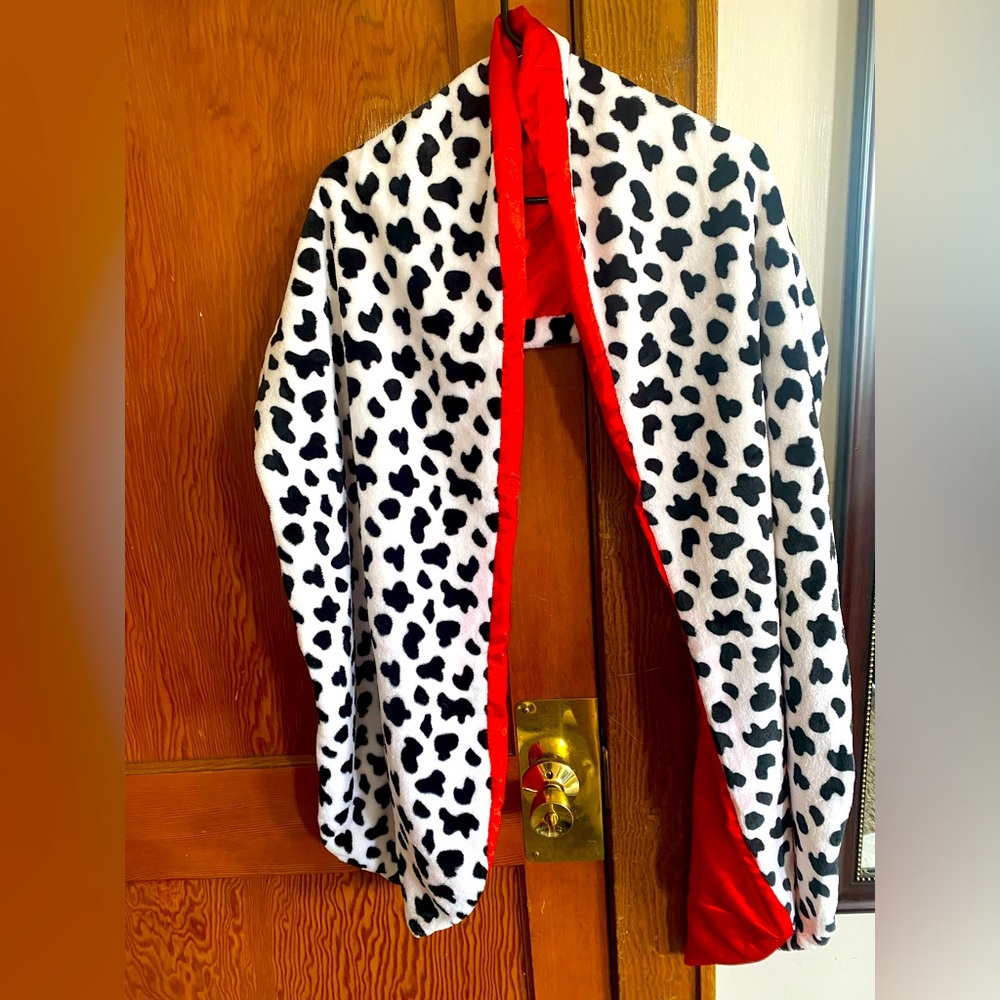 Dalmatian printed shall.